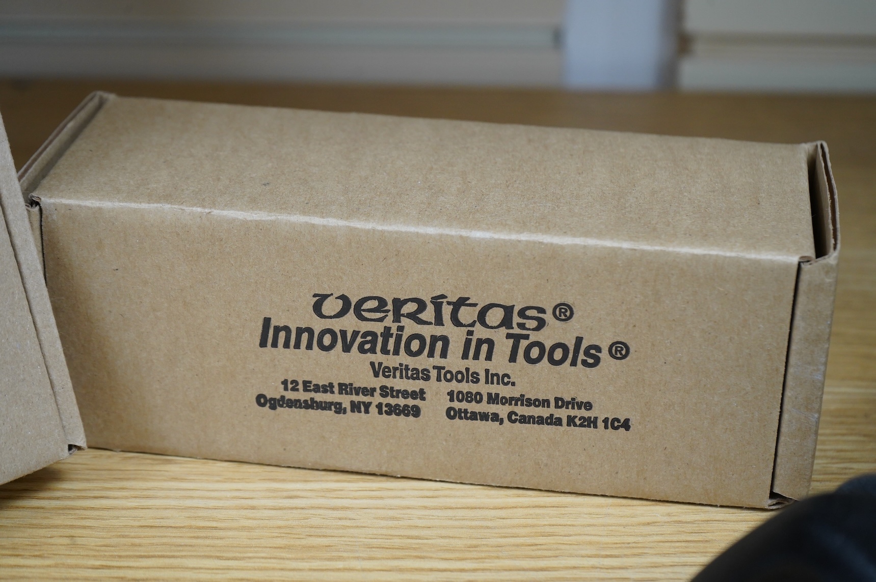 Two boxed Veritas planes; a chisel plane (05P2101), together with a bullnose shoulder plane (05P42.01)